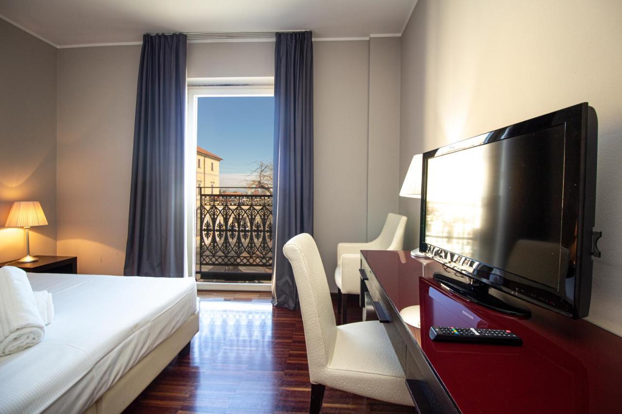 Hotel Cavour By Lvg Hotel Collection Novara Ngoại thất bức ảnh