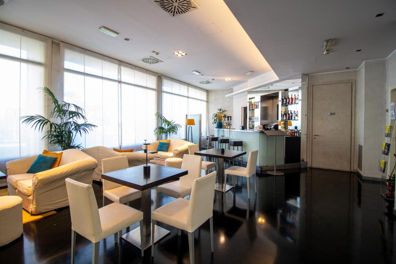 Hotel Cavour By Lvg Hotel Collection Novara Ngoại thất bức ảnh